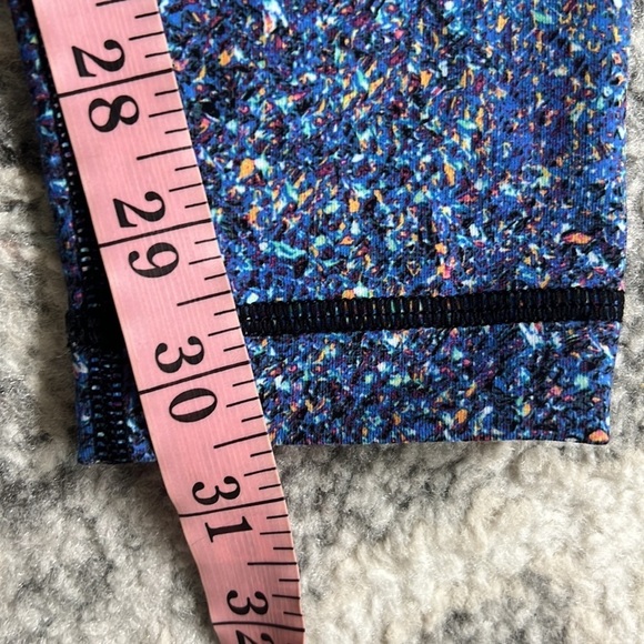 Lululemon Wunder Under in Strive Multi Black - Picture 9 of 11